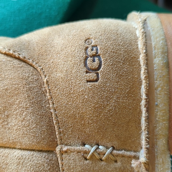 Fantastic, tall, UGGs size6 Tan      Make An Offer - Picture 6 of 7